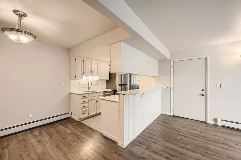 625 Manhattan Place #308 - Kitchen