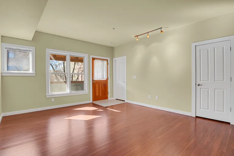 3223 Iron Forge Pl 108 - Entry and living space