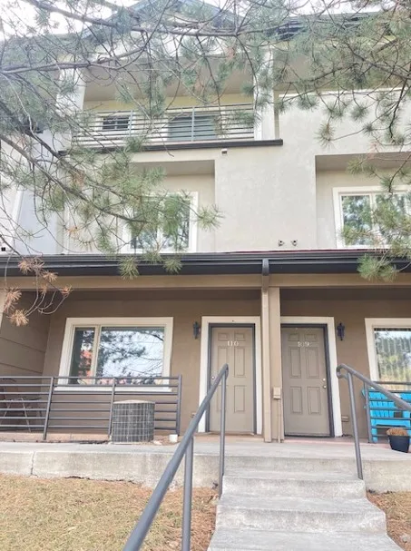 2800 E Aurora Ave # 110 Front house