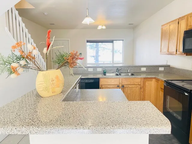 2800 E Aurora Ave #110 Kitchen counters