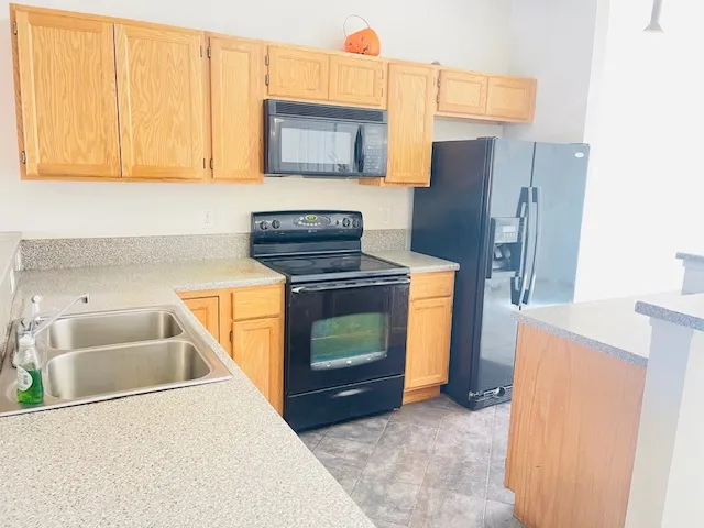 2800 E Aurora Ave #110 Kitchen