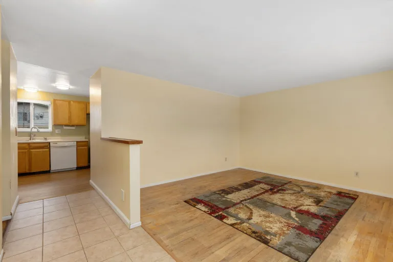 4480 Hastings Dr Livingroom