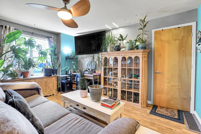 4693 14th St TV Livinroom