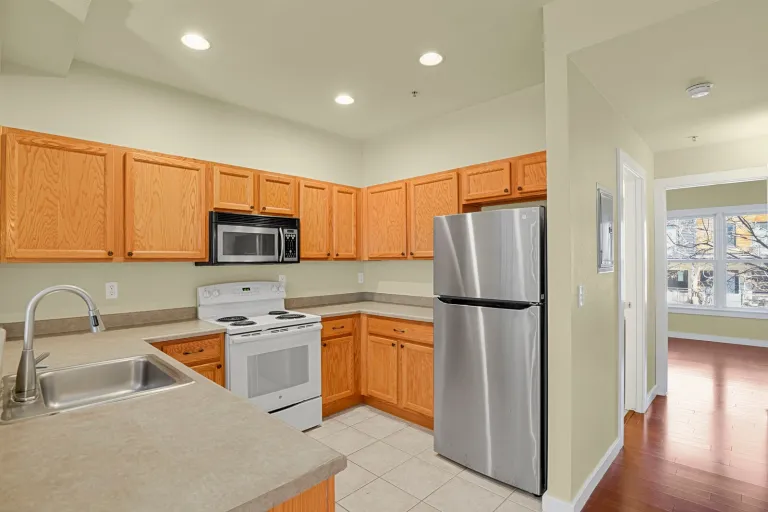 3223 Iron Forge Pl 108 - kitchen
