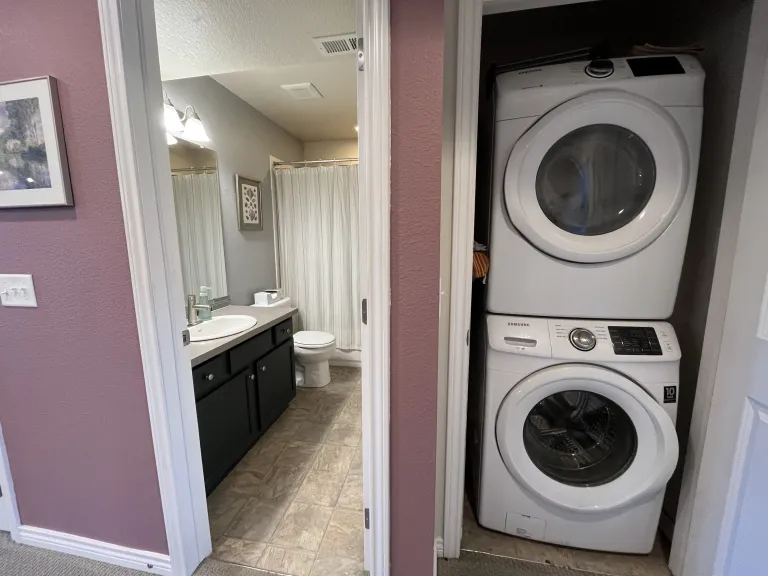 5048 Ralston I-In-Unit Laundry