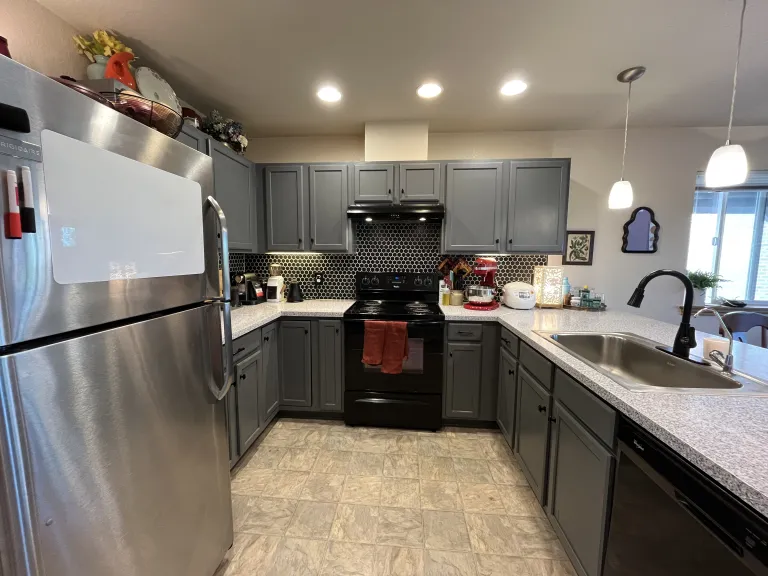 5048 Ralston I-Kitchen