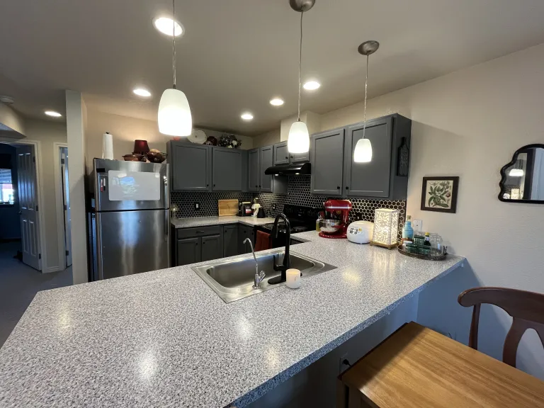 5048 Ralston I-Kitchen with counter bar