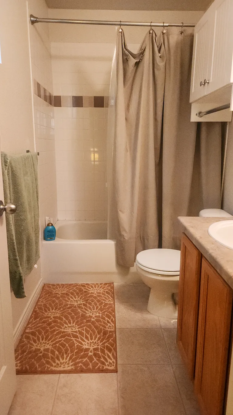 3295 Big Horn Street Full bathroom with shower