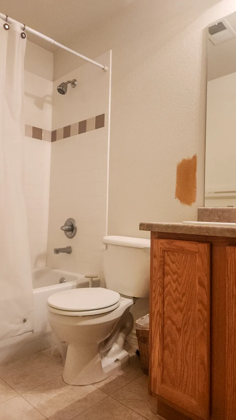 3295 Big Horn Street Full bathroom view