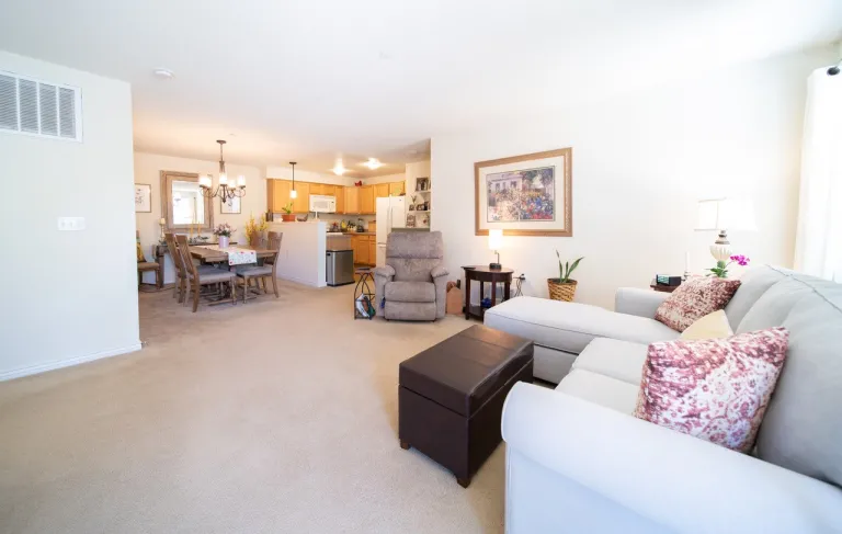 3671 Pinedale St #D Livingroom