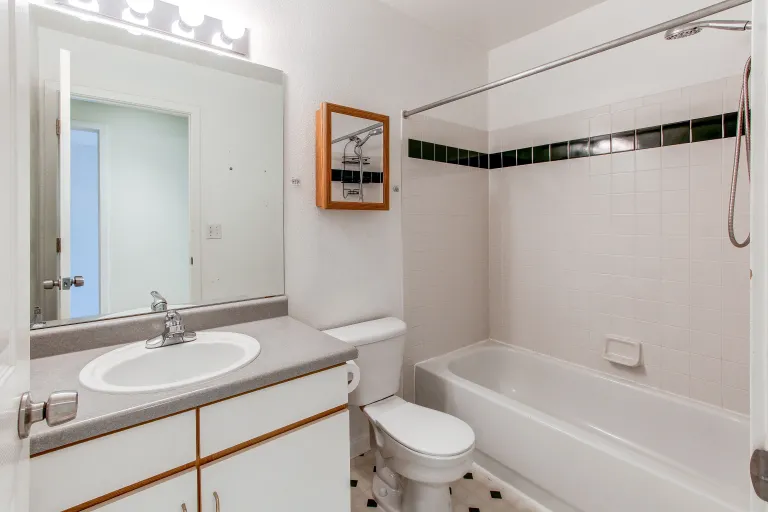 3840 Colorado Bath 2