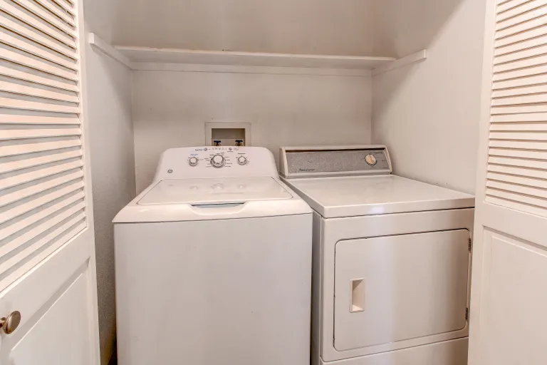 3840 Colorado Laundry