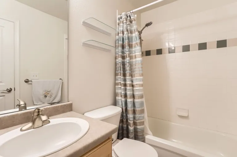 3249 Big Horn Street Unit C Boulder CO 80301 Second Floor Bathroom