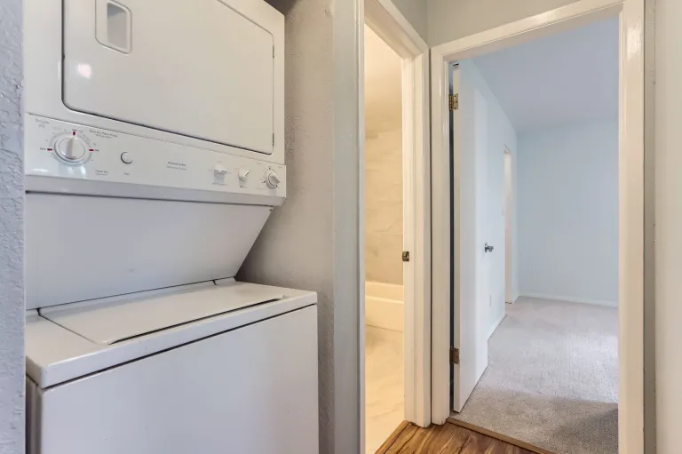 3515 28th St 105 - 013 - Laundry Room