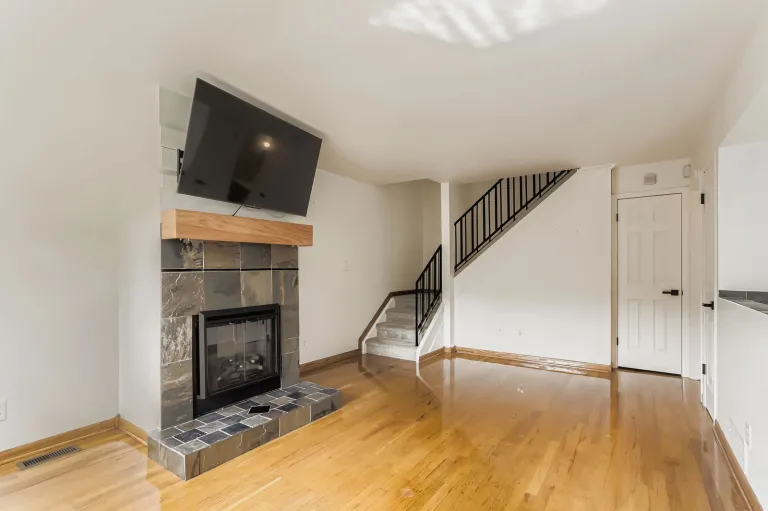 3355 Talisman CT C - 004 - Living Room