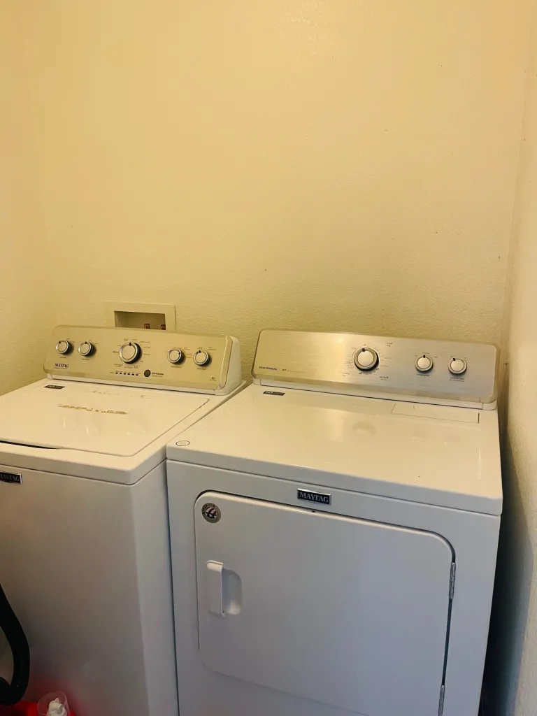4573 Sunnyside Washer and Dryer