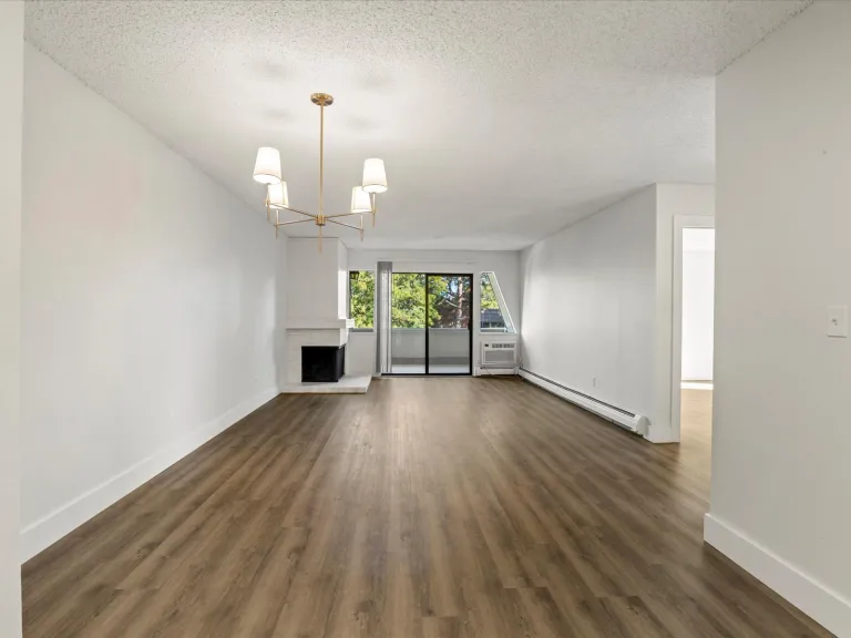 3120 Corona Trl L301 - View from entry way to living room