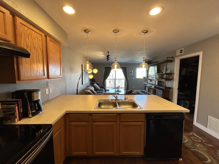 08 - 5048 Ralston K - Kitchen