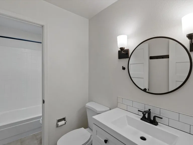 3335 Chisholm Trl 202 - Half Bathroom