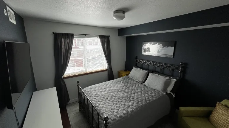 17 - 5048 Ralston K - Bedroom