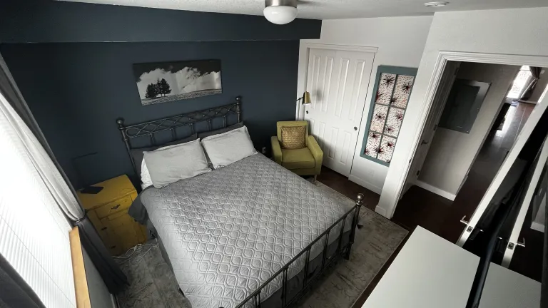 18 - 5048 Ralston K - Bedroom