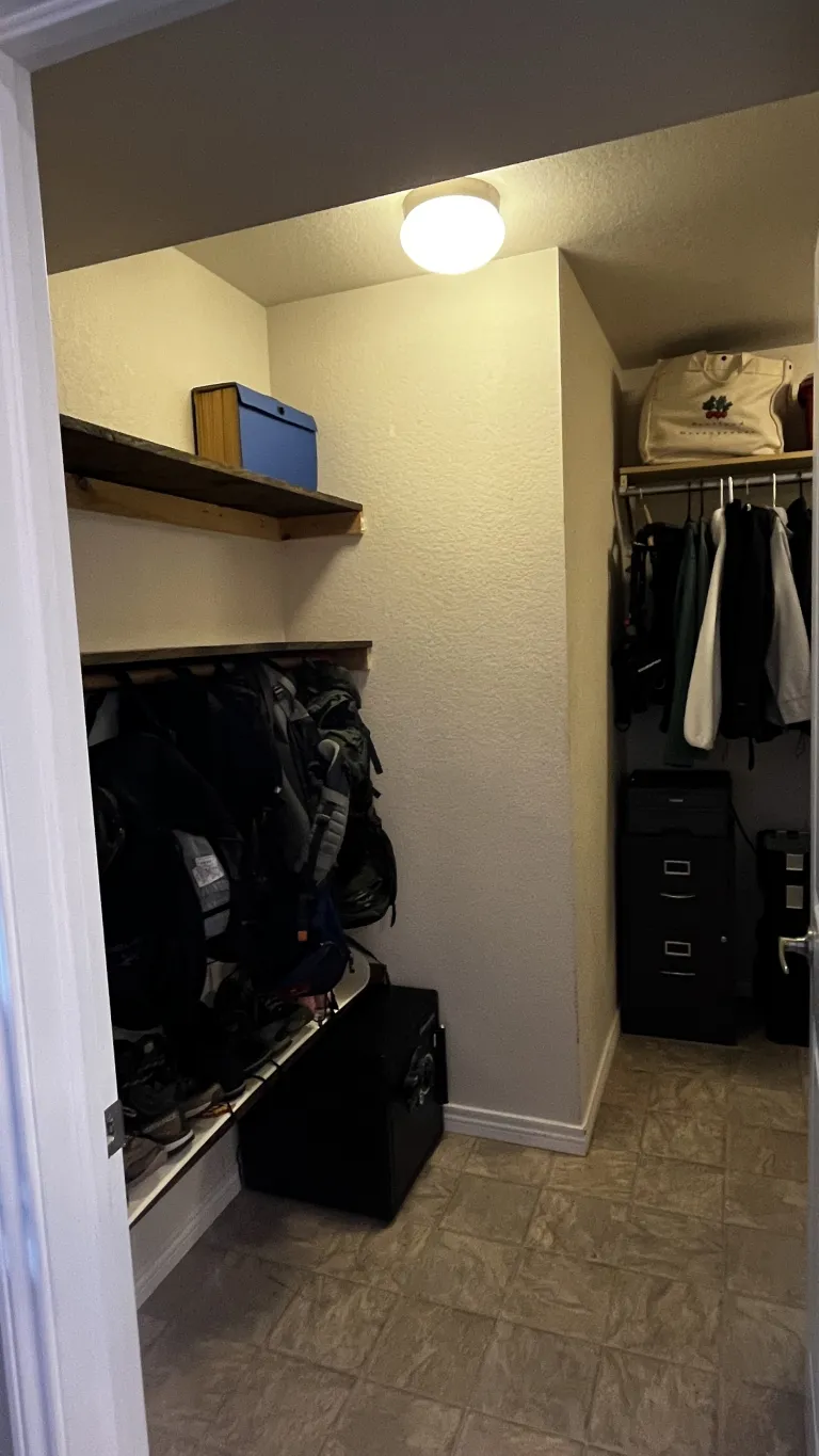 20 - 5048 Ralston K - Walk in closet