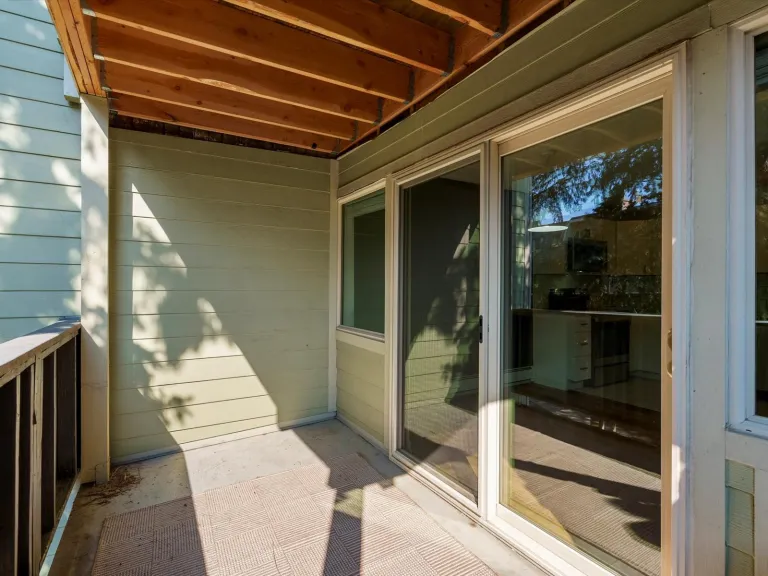 3335 Chisholm Trl 202 - Balcony