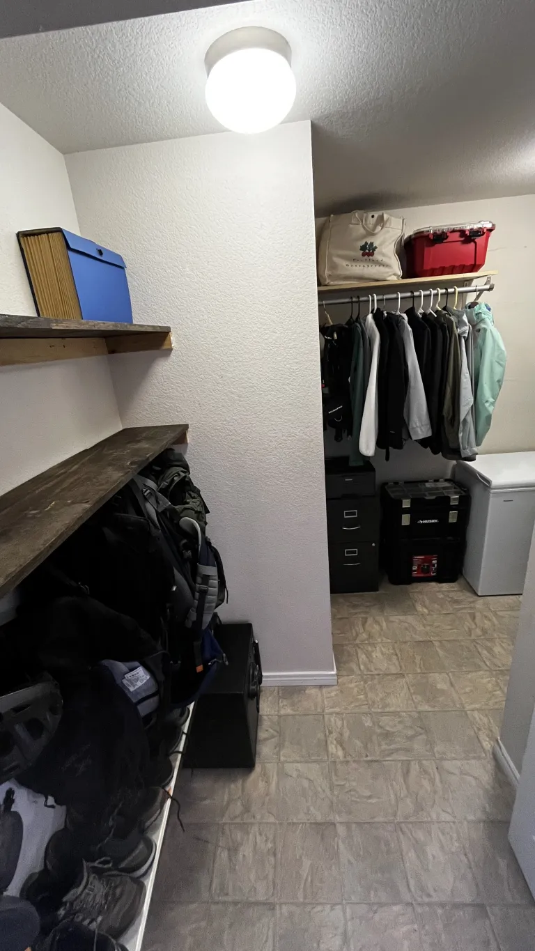 22 - 5048 Ralston K - Walk in closet