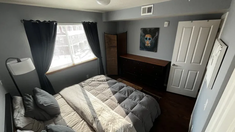 28 - 5048 Ralston K - Second bedroom