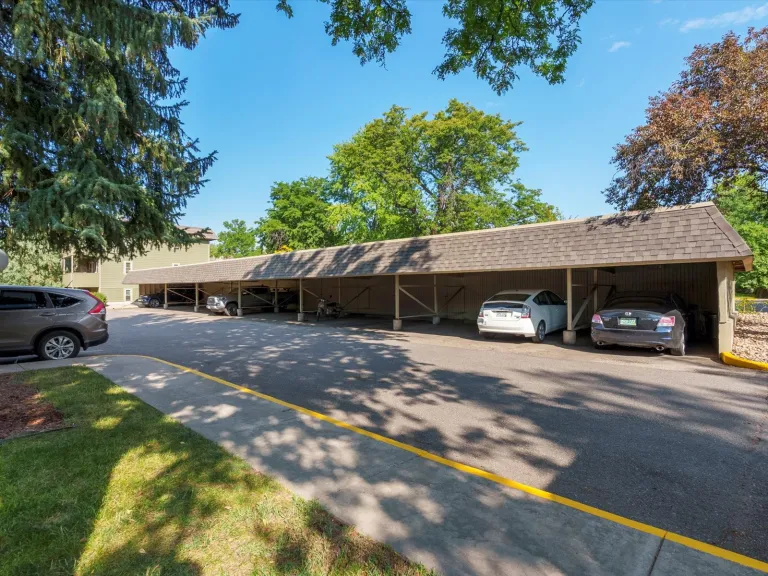 3335 Chisholm Trl 202 - Covered carport