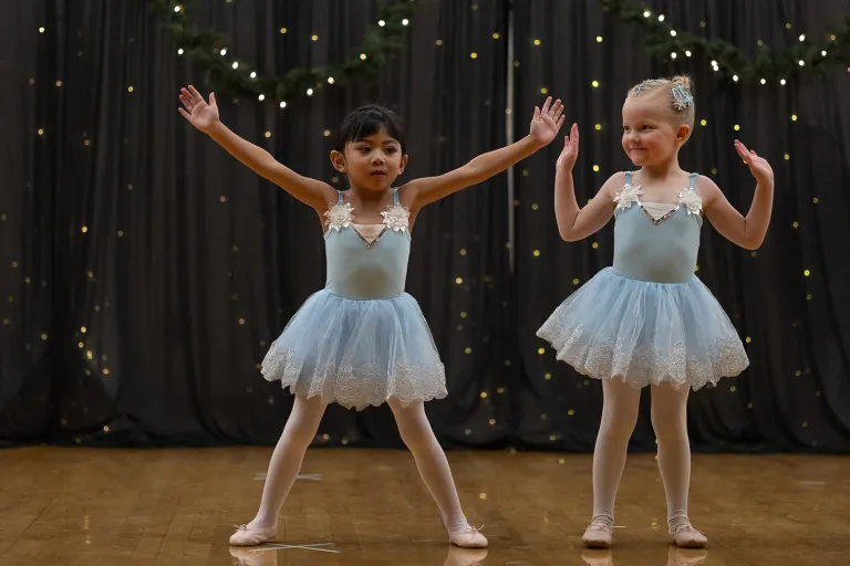 Little ballerinas on stage