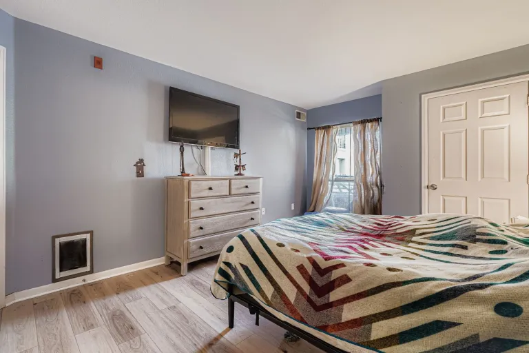 2510 Taft Dr 205 - Primary Bedroom 