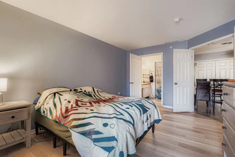 2510 Taft Dr 205 - Primary Bedroom 