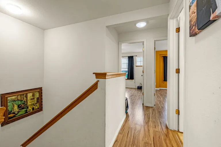 1045 Laramie Blvd Unit F - Hall upstairs