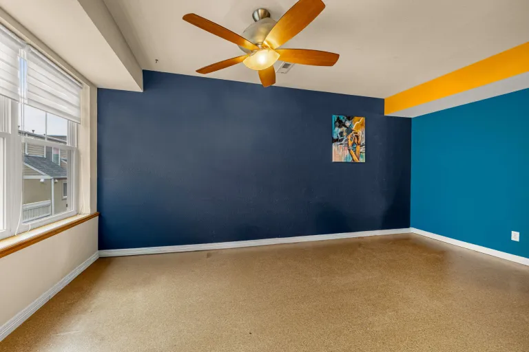 1045 Laramie Blvd Unit F - livingroom