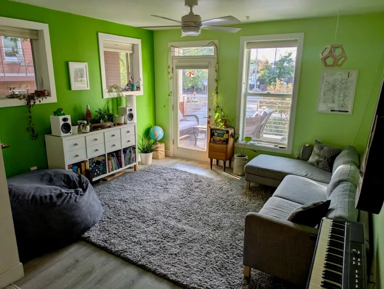 2930 Broadway St Unit 101 - Livingroom