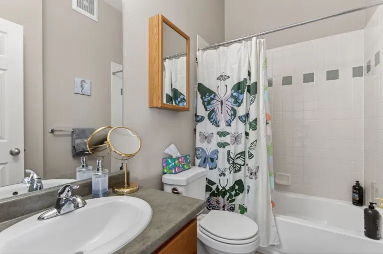 1700 Yarmouth Ave Unit 108 Bathroom two with tub