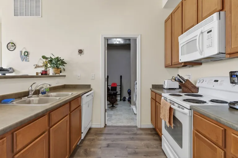1700 Yarmouth Ave Unit 108 Kitchen area