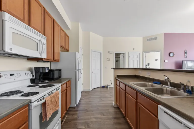 1700 Yarmouth Ave Unit 108 Kitchen space