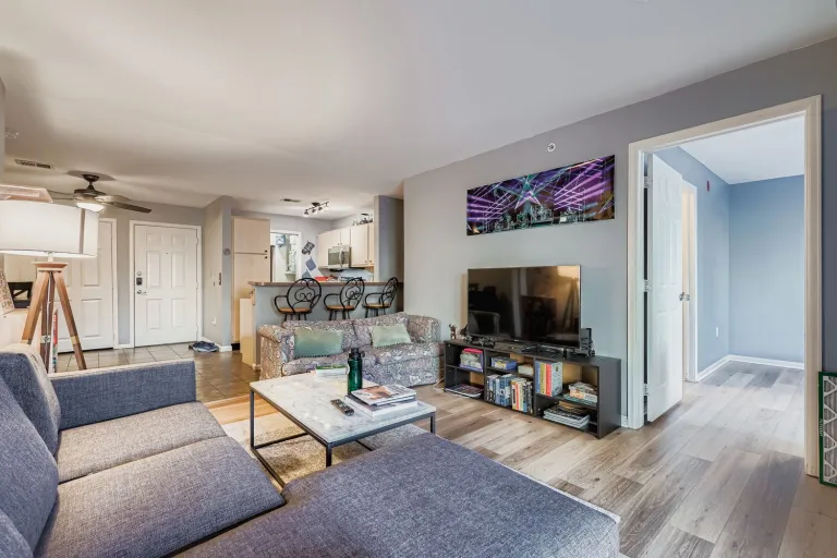 2520 Taft Dr 205 Living Room