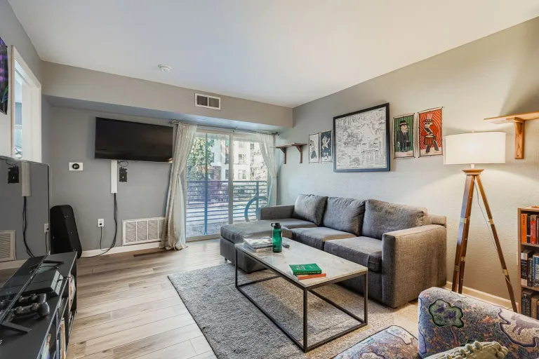 2520 Taft Dr 205 Living Room