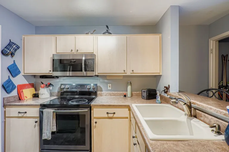 2520 Taft Dr 205 Kitchen 