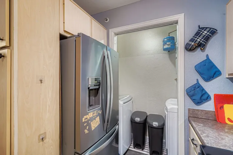 2520 Taft Dr 205 Kitchen