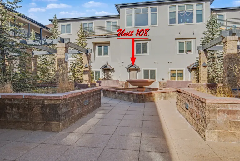 Neighborhood fountain