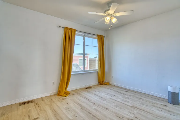 1045 Laramie Unit F room