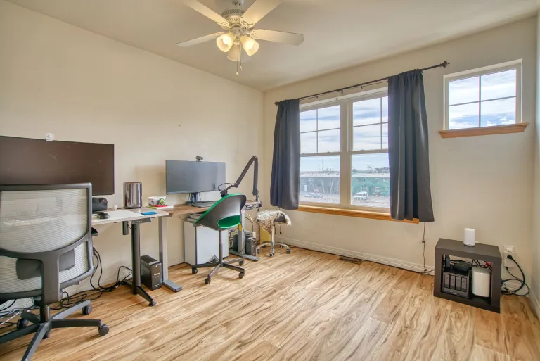 1045 Laramie Unit F room 