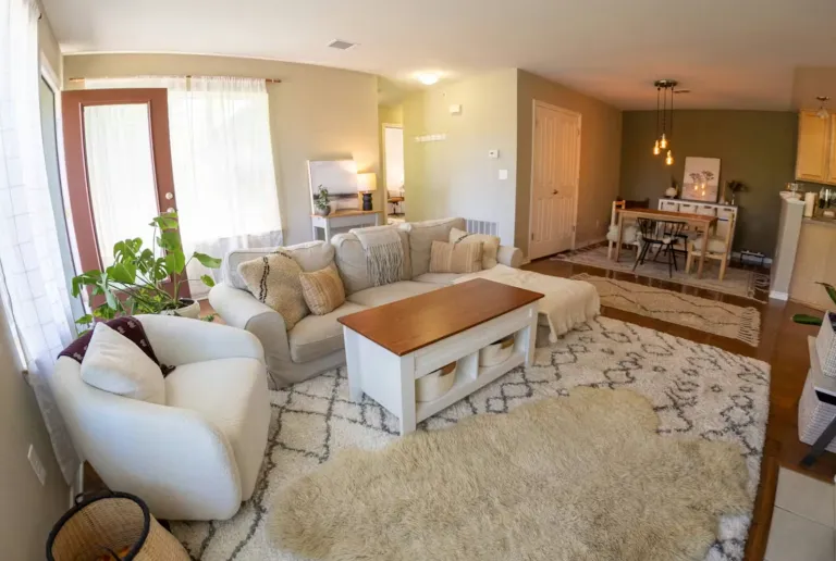 3683 Pinedale St Unit F Living room