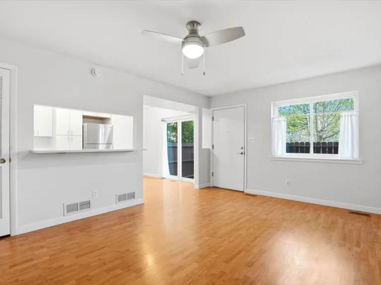 11-3315 Talisman Ct C-living room looking on to dining