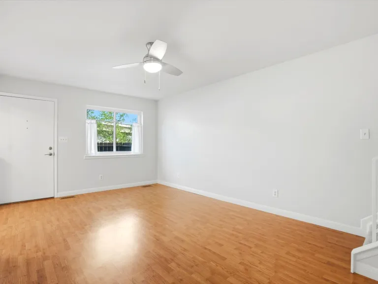 12-3315 Talisman Ct C-living room looking on to entryway