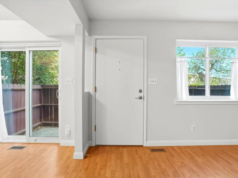 13-3315 Talisman Ct C-entryway